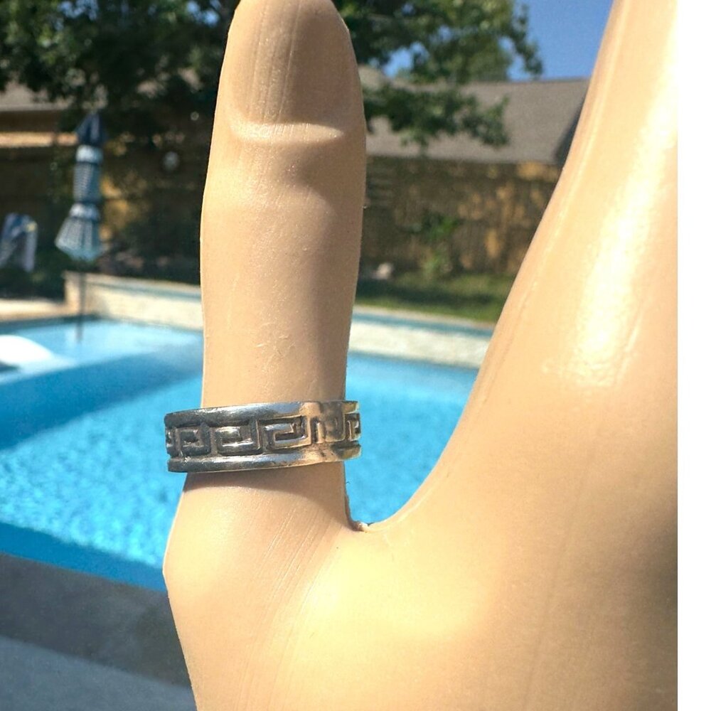 Vintage Sterling Silver Greek Key Pattern Ring Stamped 925 Size 8 - Picture 2 of 8